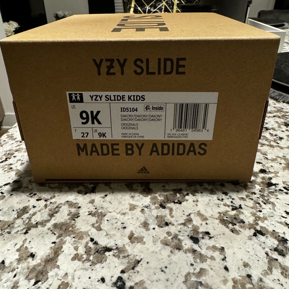 SOLD: Yeezy Slides - Picture 2 of 3